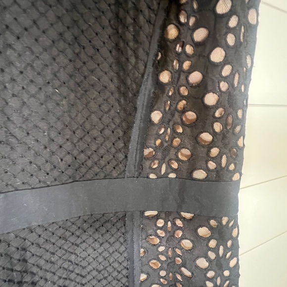 BCBGMaxAzira Desirae Black Eyelet Sheeth Dress with Ruffle Detail Sz 4 - Picture 3 of 12